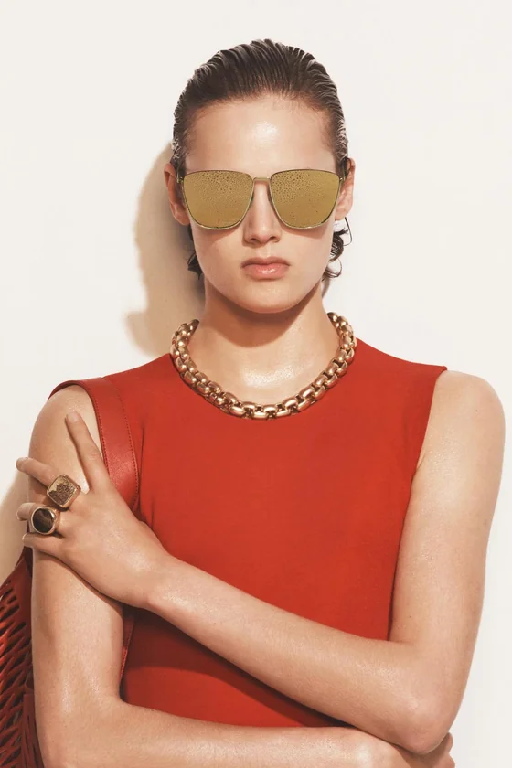 КВАДРАТНЫЕ МЕТАЛЛИЧЕСКИЕ СОЛНЦЕЗАЩИТНЫЕ ОЧКИ — THE ITEM ZARA WOMAN