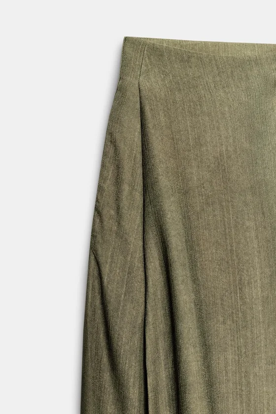 СТРУЯЩИЕСЯ БРЮКИ — коллекция Zara «ZW»