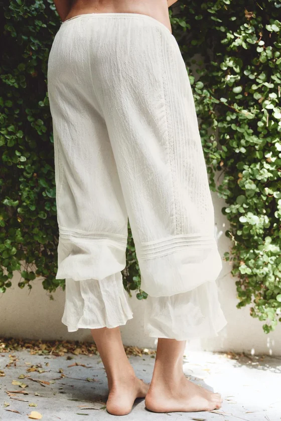 КРУЖЕВНОЙ БЮСТГАЛЬТЕР С ТРЕУГОЛЬНЫМИ ЧАШКАМИ
