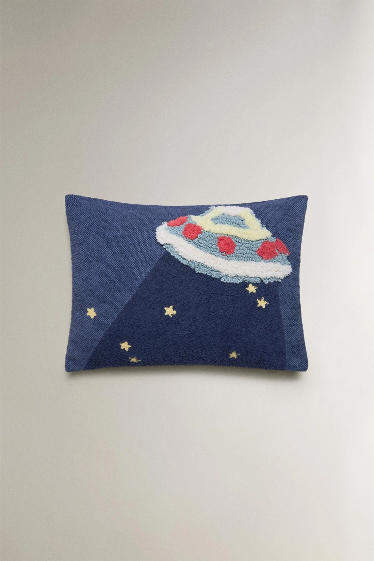 Детский чехол для подушки в виде летающей тарелки