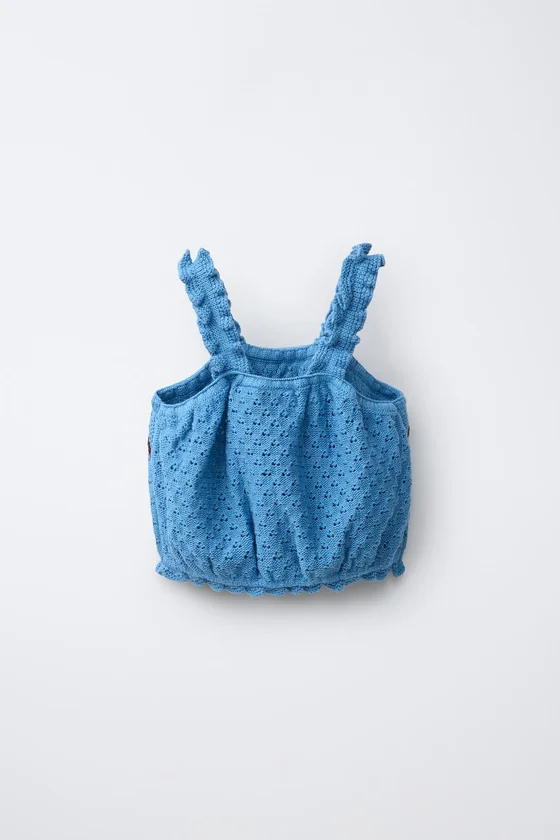 ТРИКОТАЖНЫЙ ТОП С ОБОРОЧКОЙ И ВЫШИВКОЙ ИЗ ХЛОПКА И ЛЬНА MADE WITH LIBERTY FABRIC