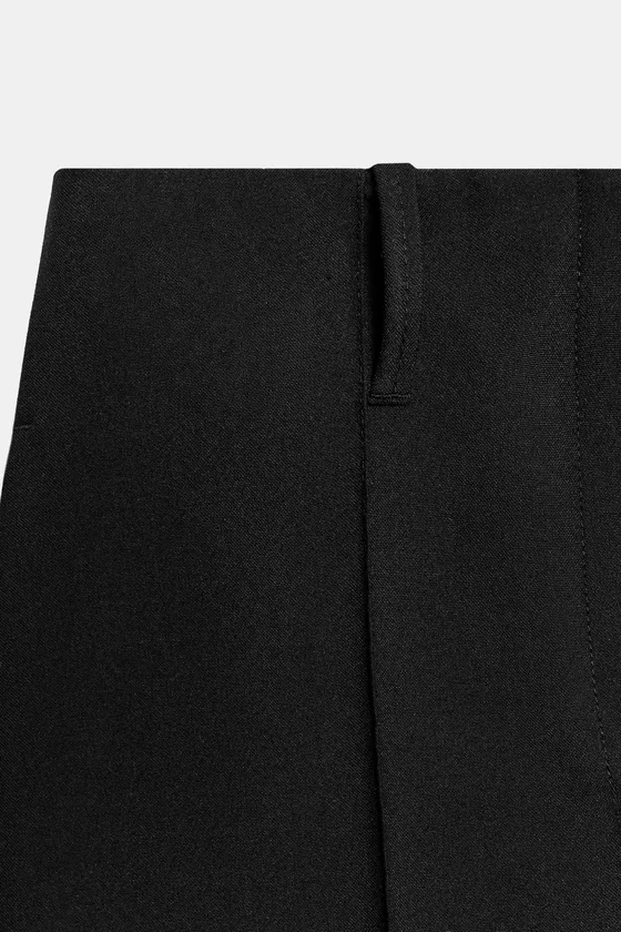 ПРЯМЫЕ ШОРТЫ С ЗАЩИПАМИ — коллекция Zara «ZW»