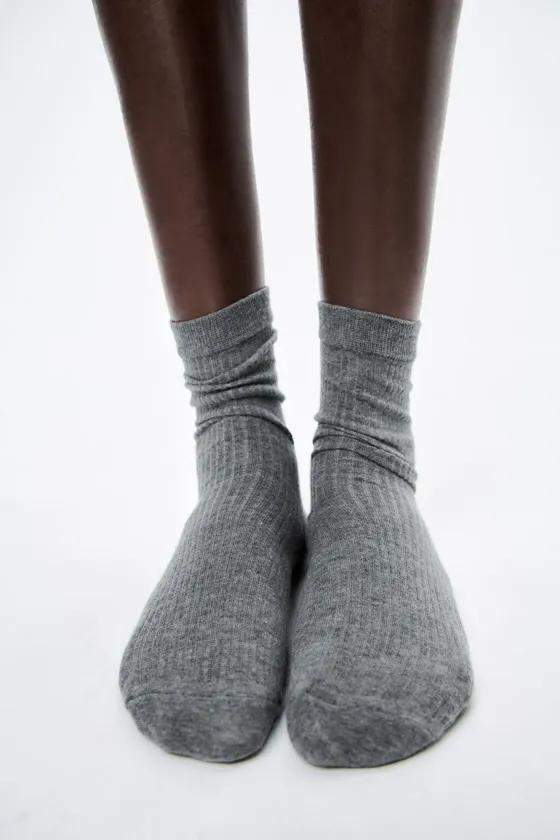 НОСКИ ИЗ ТОНКОГО ТРИКОТАЖА В РУБЧИК