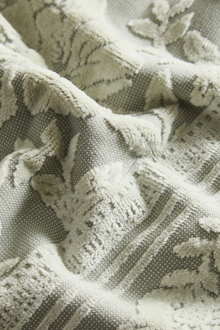 Велюровое полотенце с жаккардовым узором