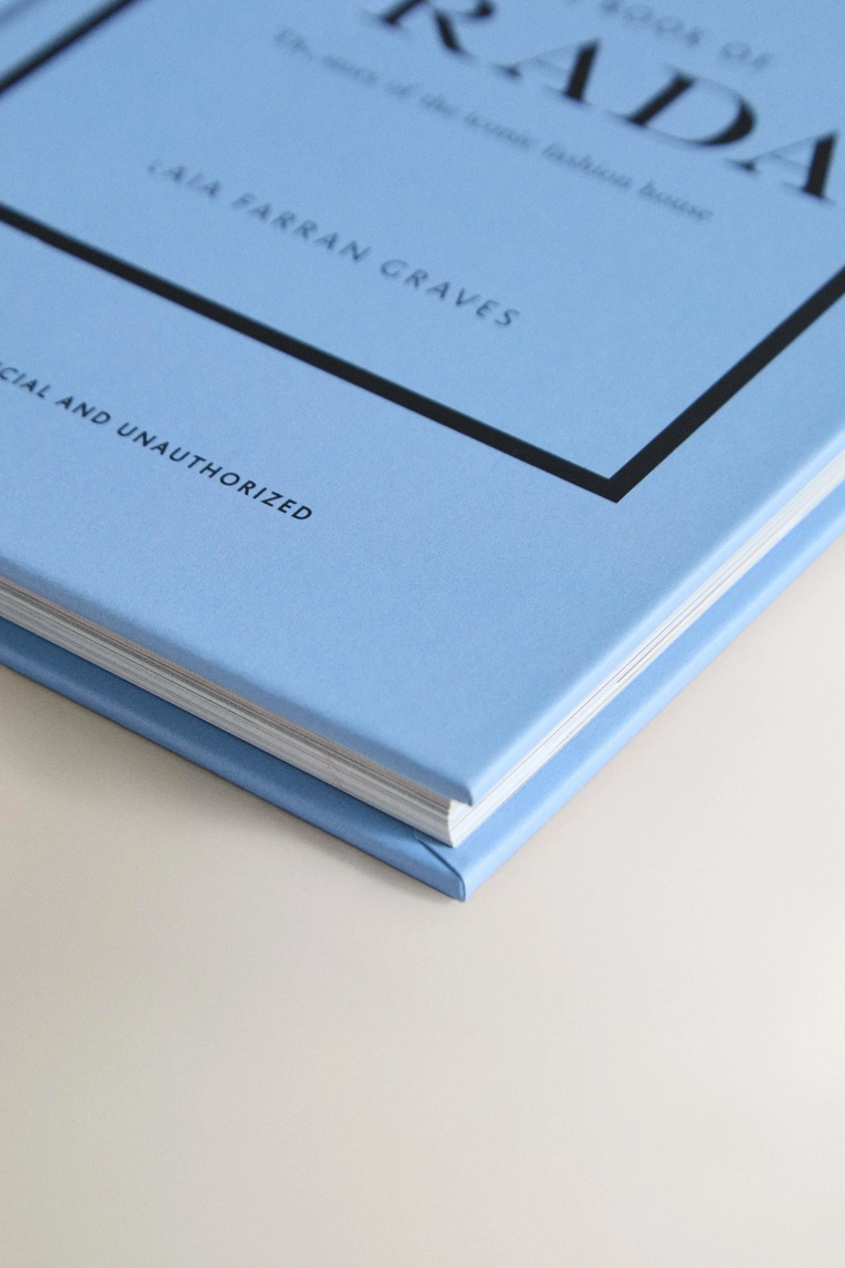 Книга the little book of prada