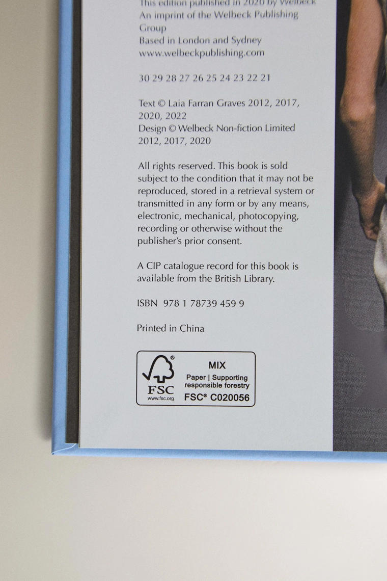 Книга the little book of prada