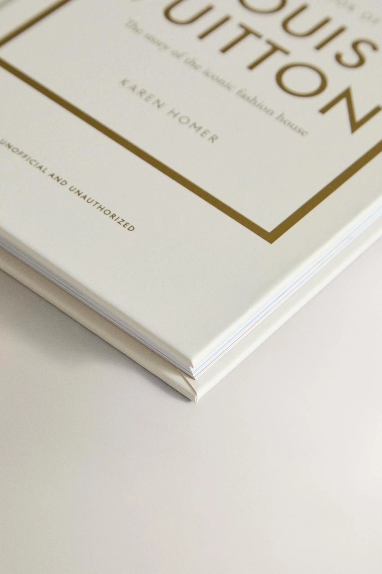Маленькая книга louis vuitton
