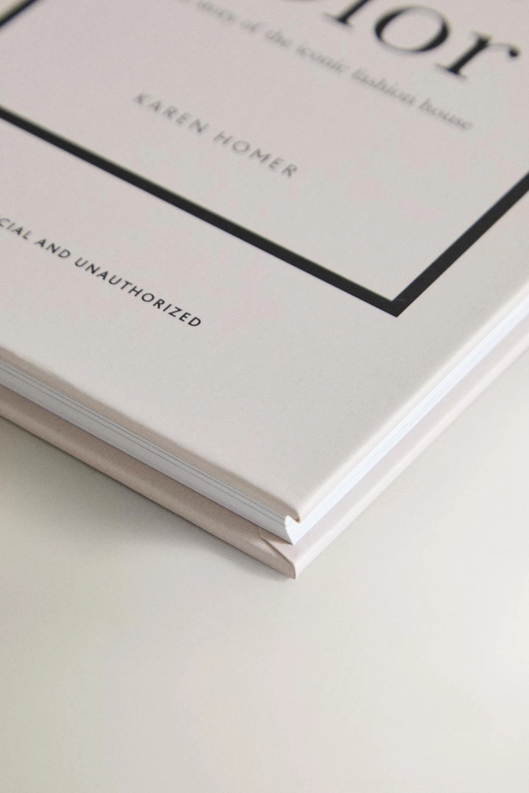 Маленькая книга dior