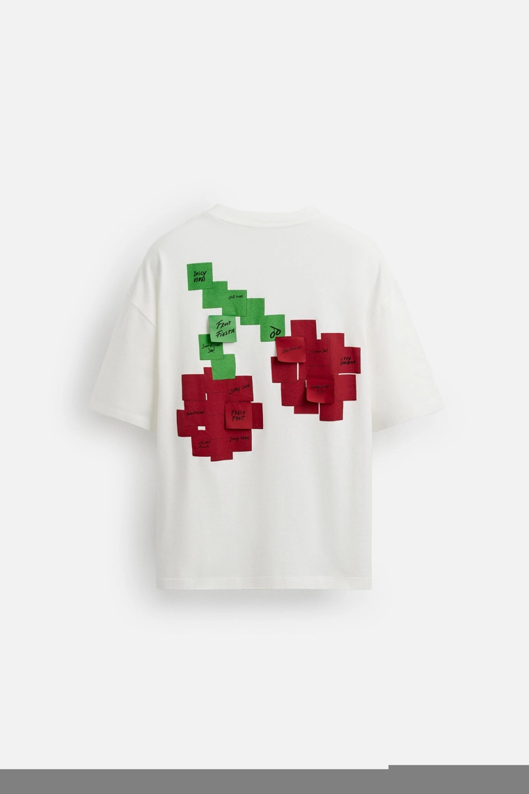 Футболка с вышитыми надписями