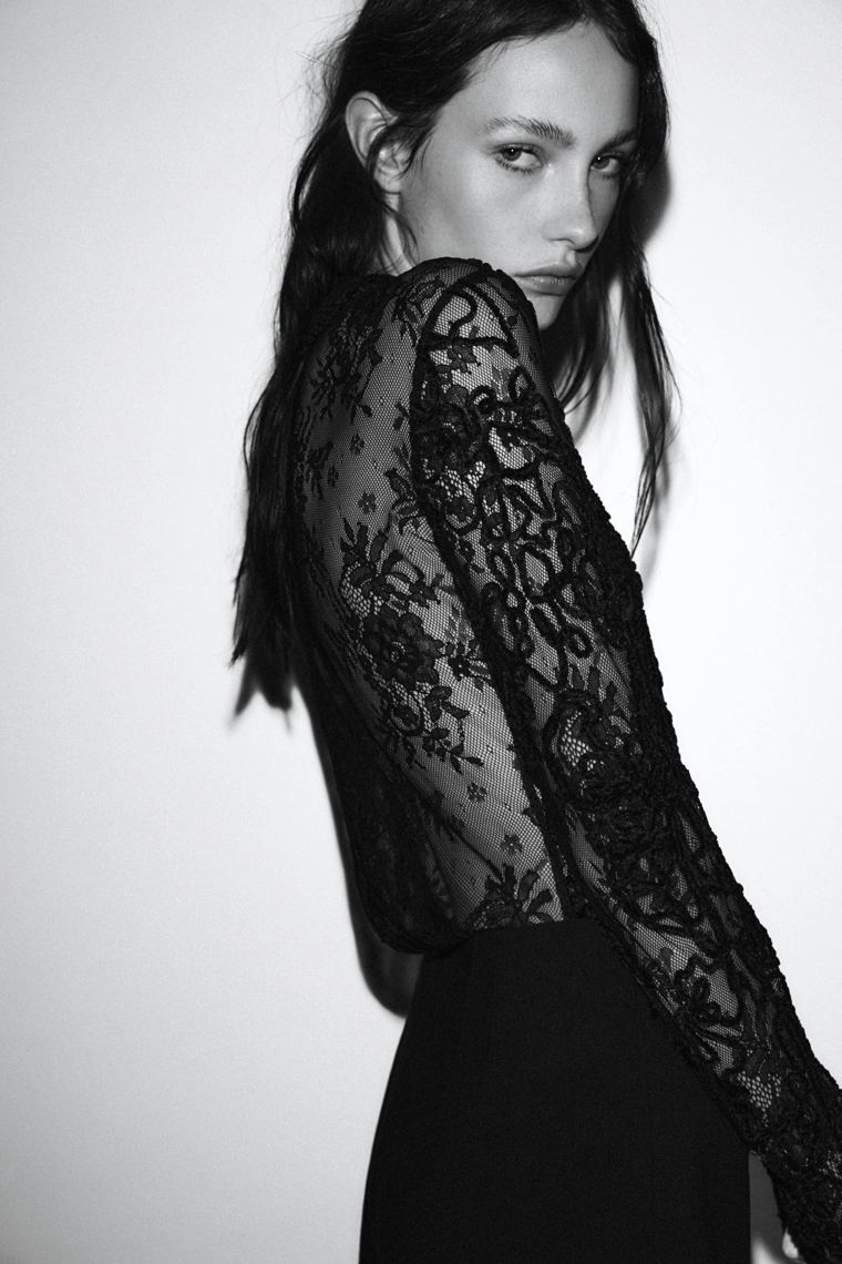 Топ с длинным рукавом из кружева