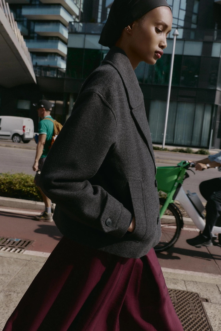 ДВУБОРТНОЕ ПАЛЬТО В СТИЛЕ OVERSIZE