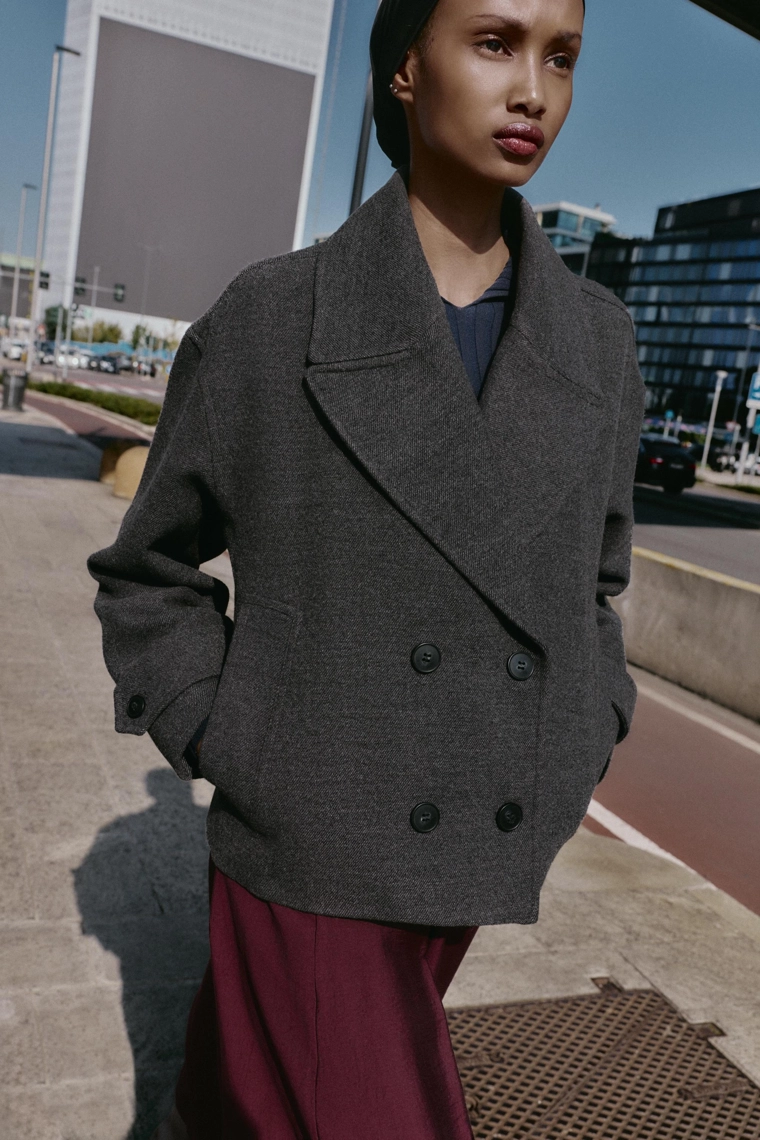 ДВУБОРТНОЕ ПАЛЬТО В СТИЛЕ OVERSIZE