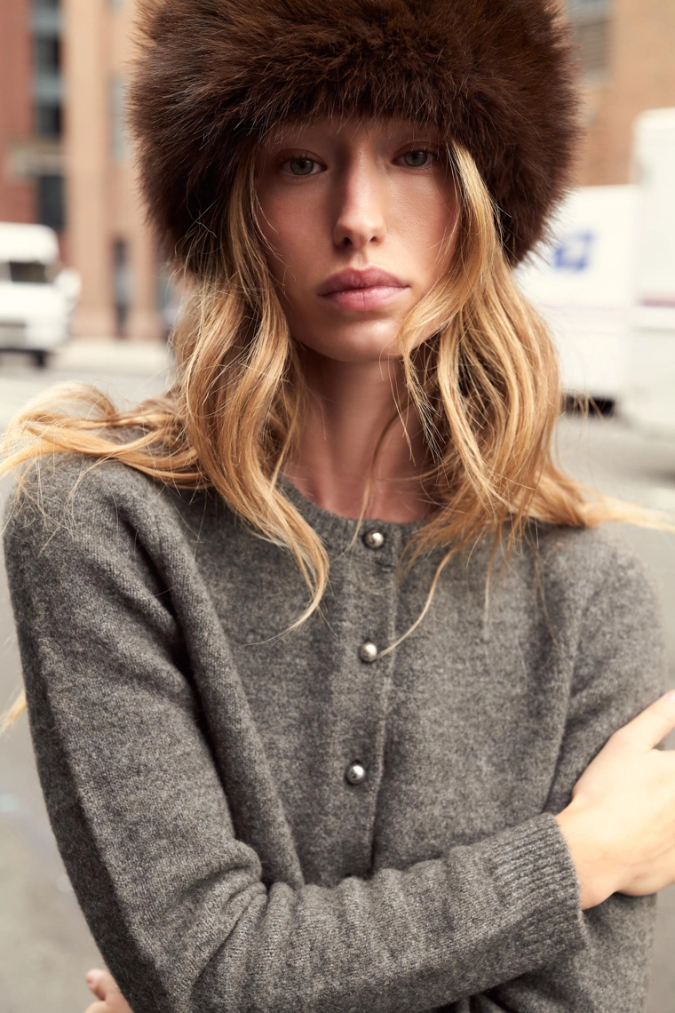 Кардиган с металлическими пуговицами