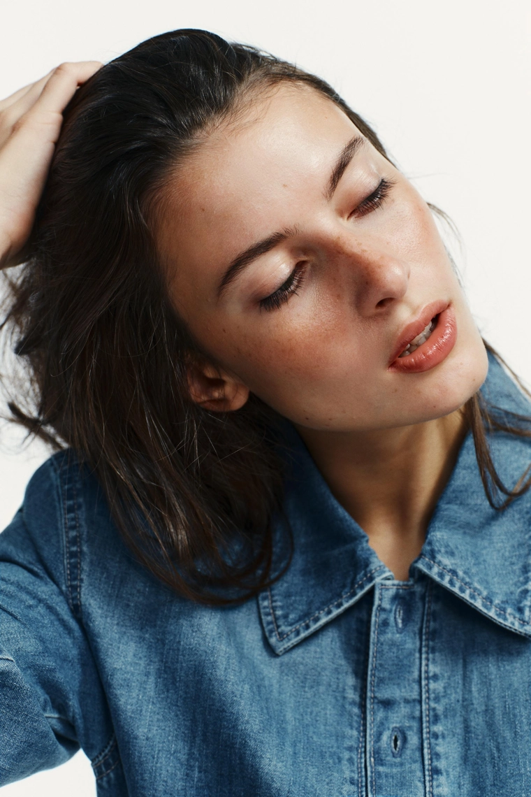 Футболка-боди в стиле рубашки с наплечниками